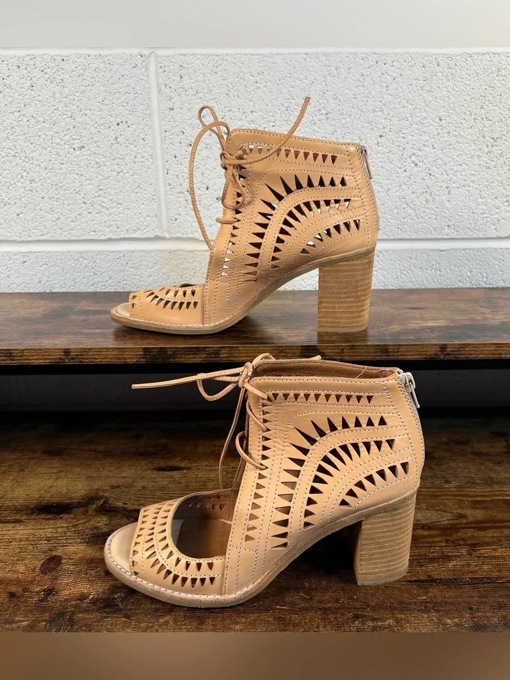Jeffrey Campbell shipped as